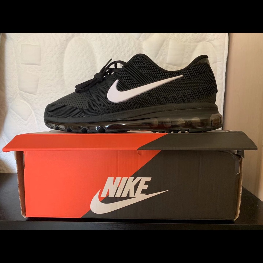 Nike running shoes Air max men size 12